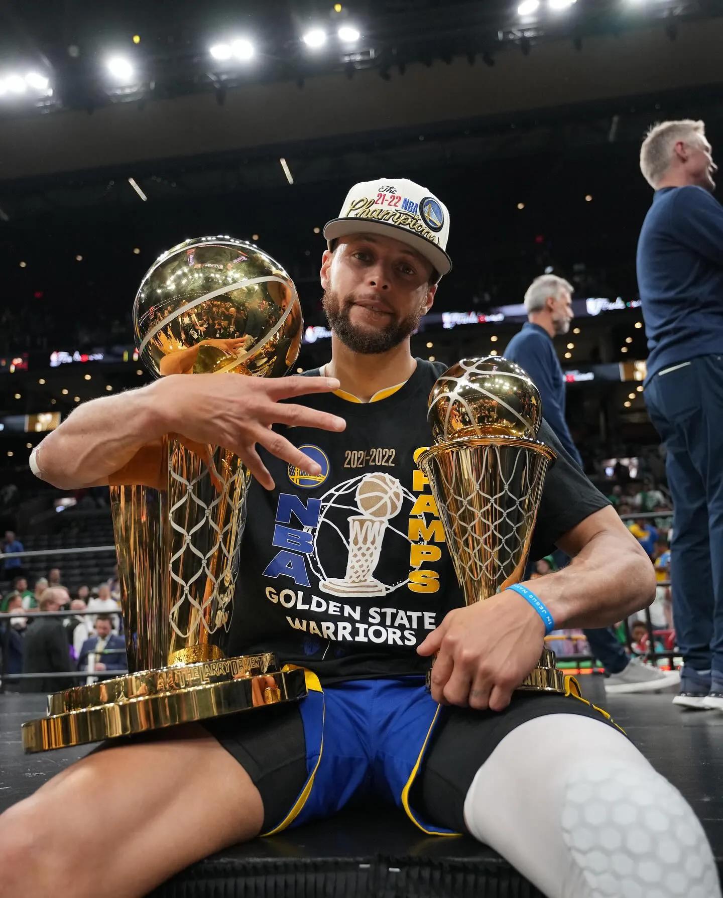 PG电子-包含NBA总决赛MVP榜：亚历山大领跑哈利伯顿第四的词条