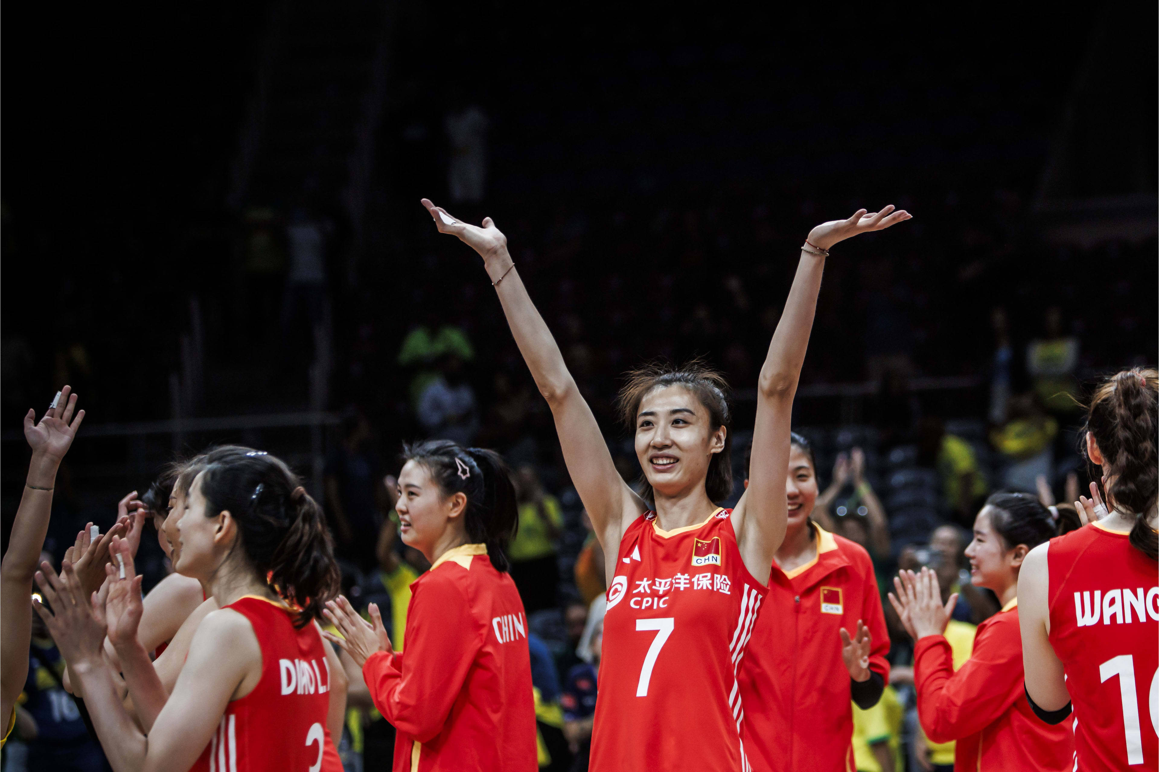包含世联赛-女排3-2德国决胜局18-16庄宇珊28分的词条